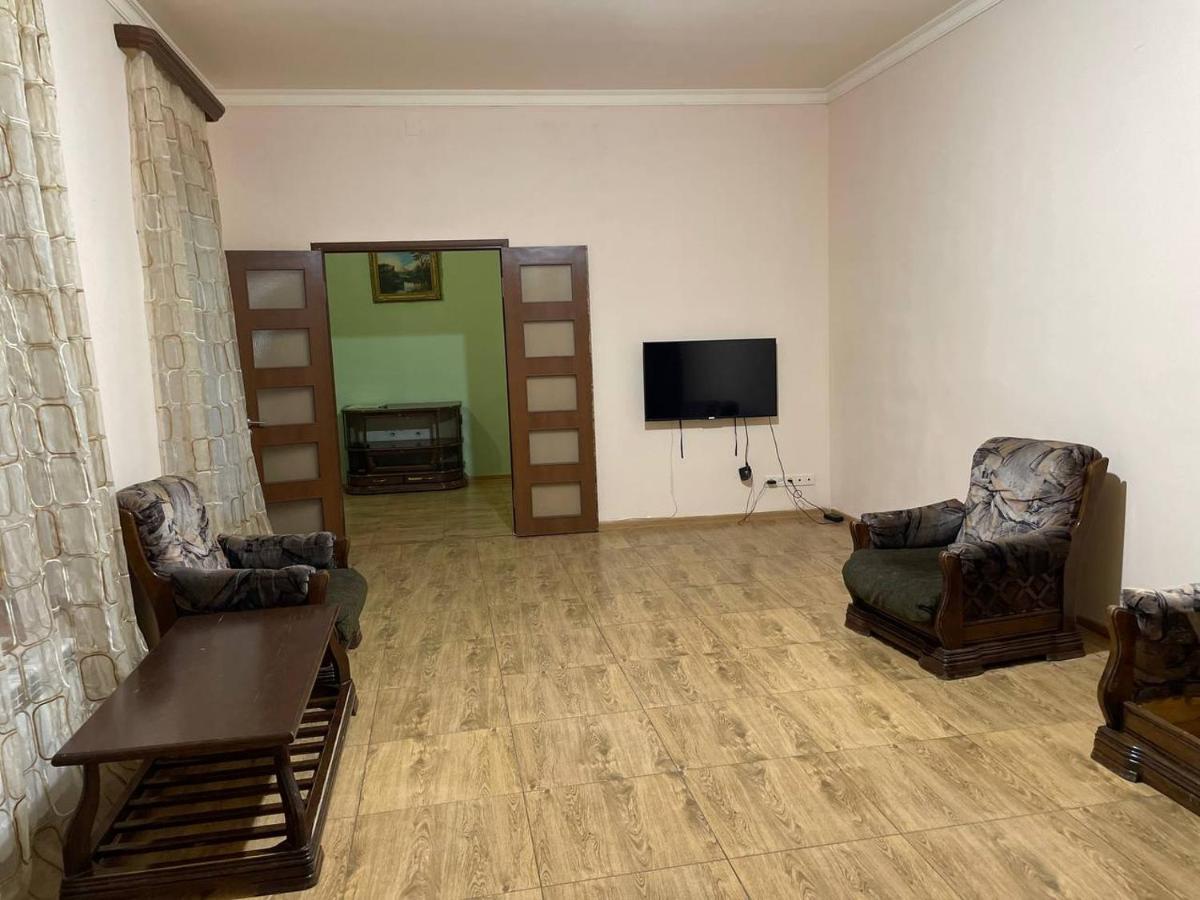 Hotel House 56 Erevan Esterno foto