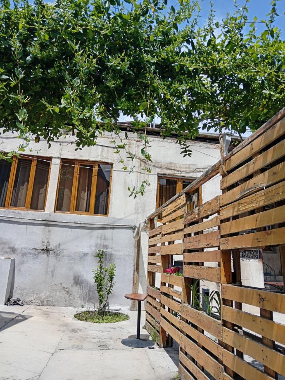 Hotel House 56 Erevan Esterno foto